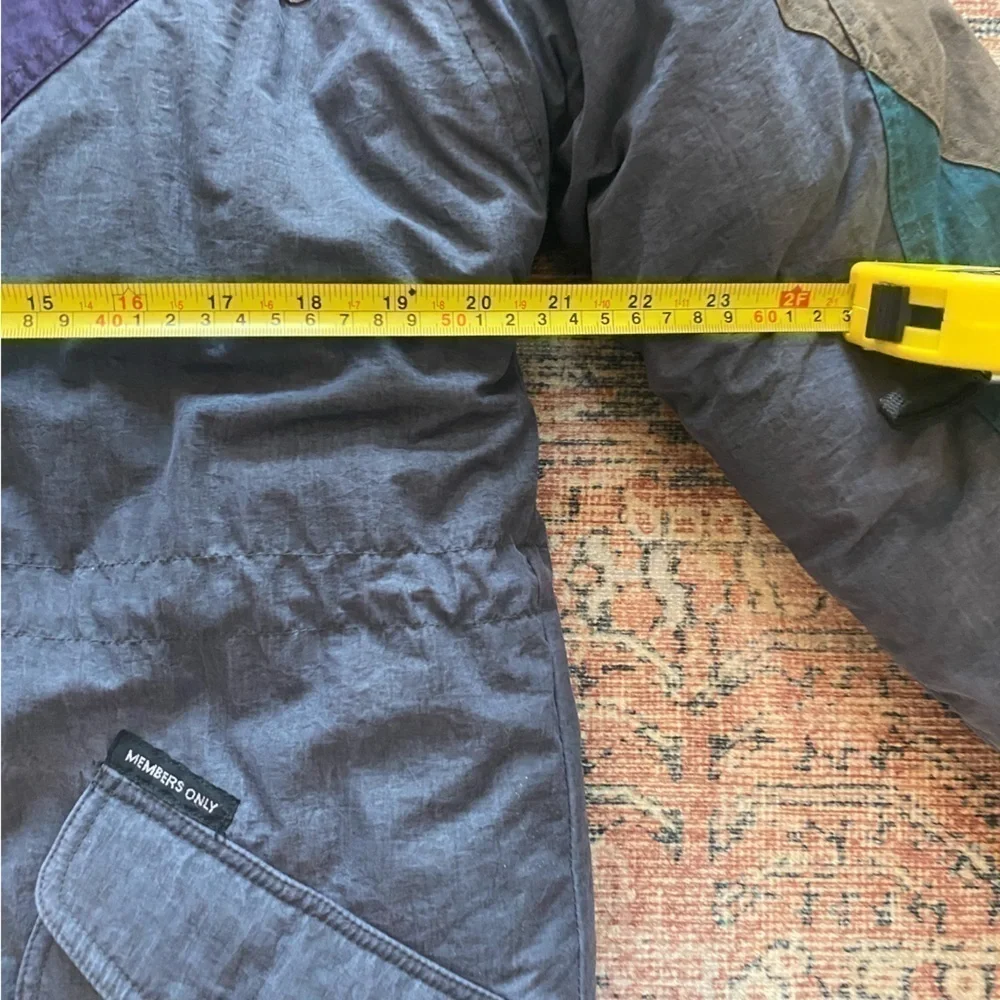 MEMBERS Only Puffer Jacket- Size Large - Picture 4 of 7